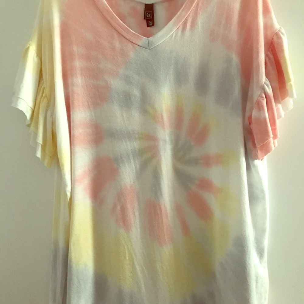 Francesca’s Tie-dye flutter sleeve t-shirt